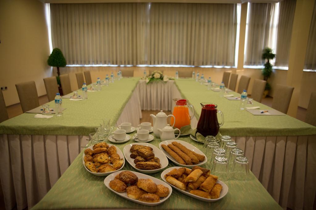 Kristal Otel Adana Exterior foto